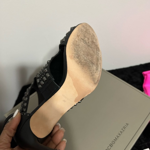 Shoes - Picture 5 of 11